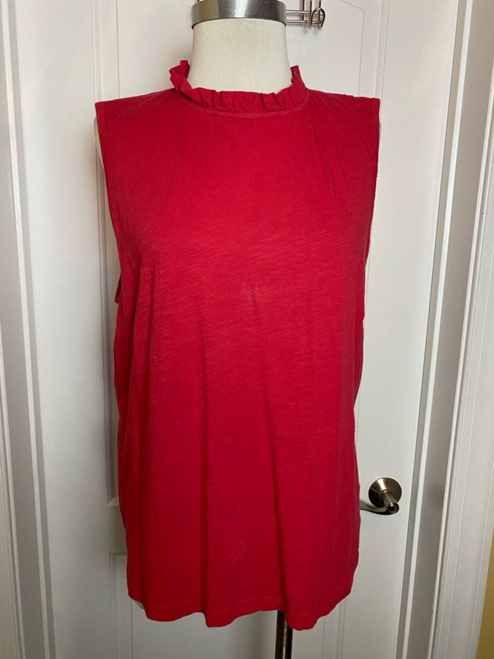 t. la Anthropologie Sleeveless Ruffle Neck Top Rose Red  XL